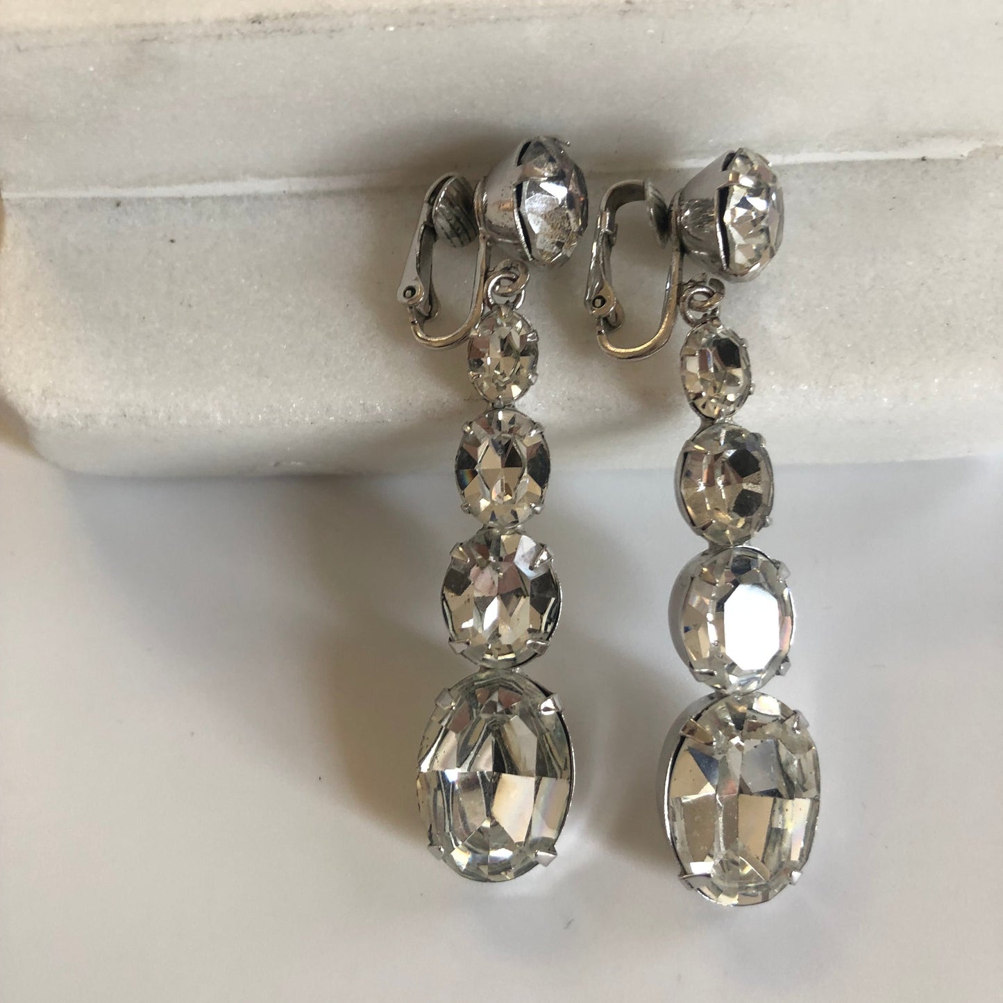 Vintage earrings clip on dangle clear rhinestones